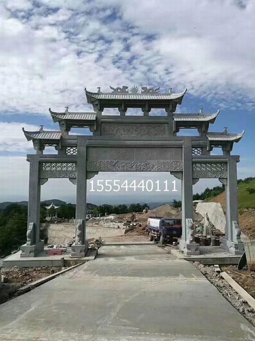 三门五楼石雕牌坊